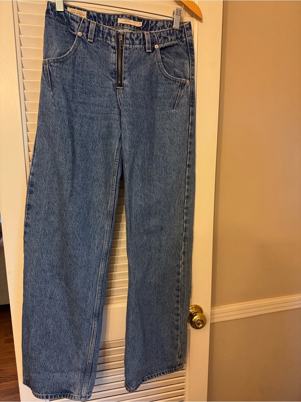 Levi’s premium Women's Blue Denim Jeans low loose size 25